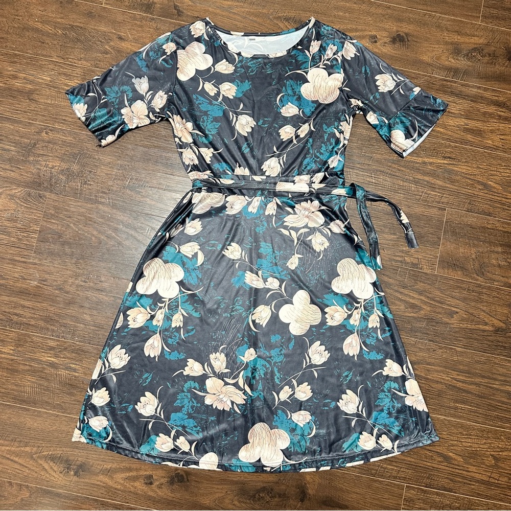 NWOT SHEIN FLORAL BLUE GREEN TAN MISS SIZED